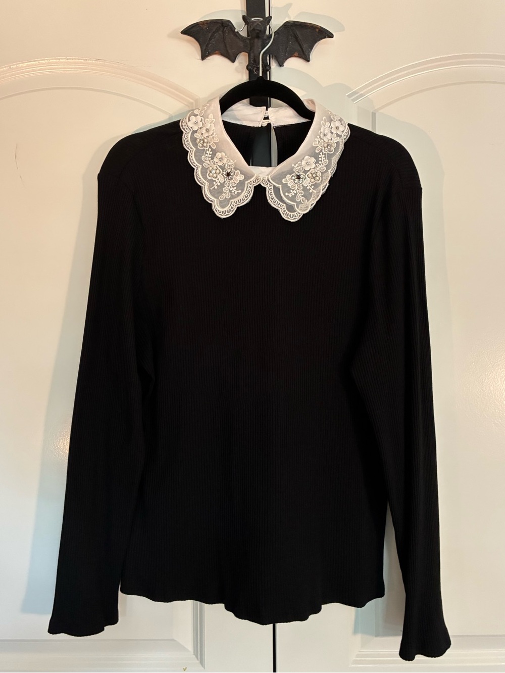 Gothic Black Top with Decorative White Decorated Lace Collar NWOT size XL-XXL